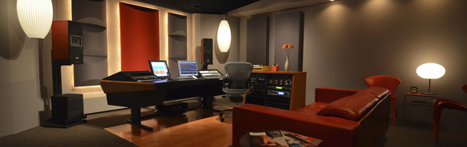 Simplicity and Reliability in Home Screening Custom Designed Studios