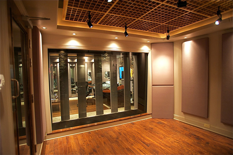 Custom Designed Studio: Red Decibel East Custom Designed Studio: Red Decibel East